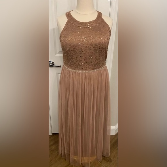 Candalite Dresses & Skirts - Plus Dress 🩷🤎